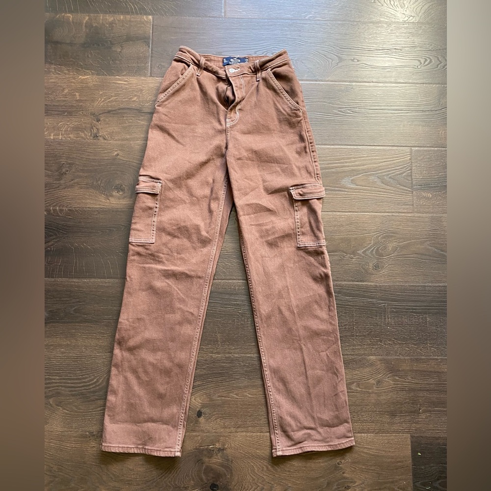 Hollister ultra high-rise dad jean Cargo Pants in Dusty Brown